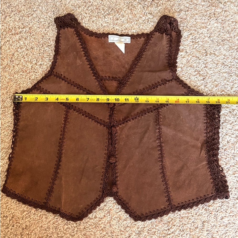 SMH Brown Leather Vest Crochet Vest Sz Medium Preowned - Picture 5 of 6